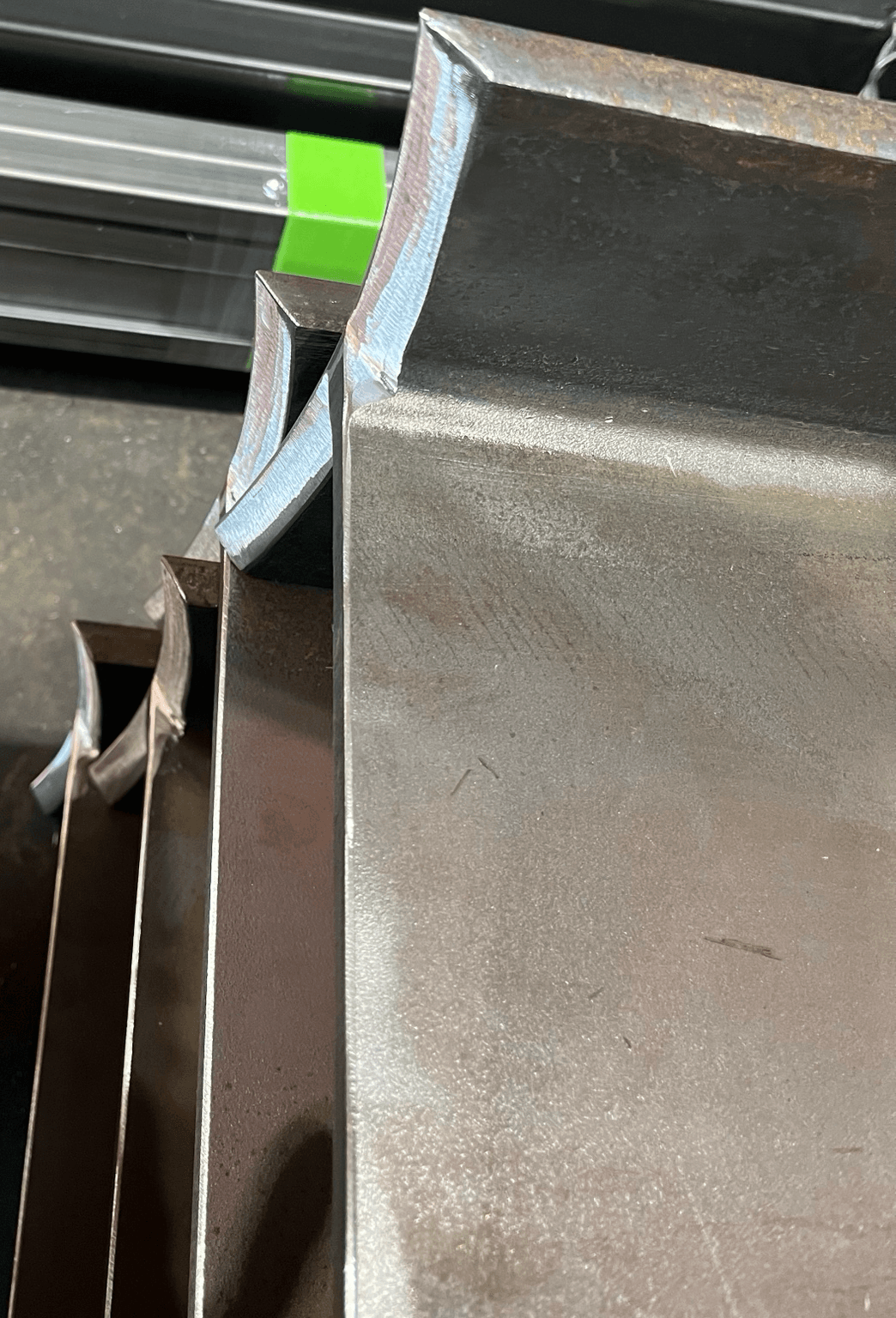 形鋼一次加工（角パイプ）の仕上がり